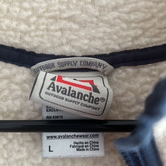 Avalanche pullover. - Picture 3 of 6
